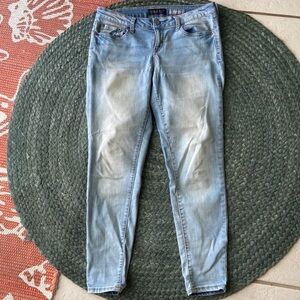Aeropostale light wash jean jeggings size 8 short. Super stretchy.